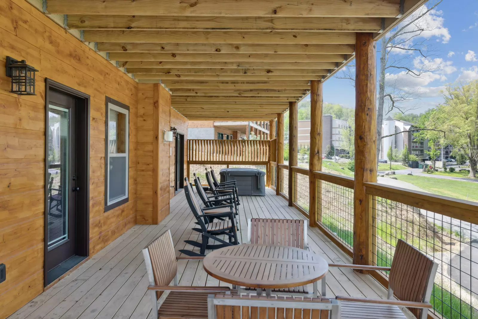 Downtown Maple Leaf Lodge 4 Bedroom Cabin At Parkside Cabin Rentals