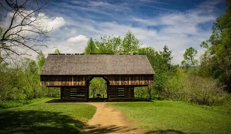 cantilever barn in cades cove