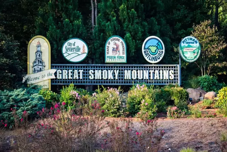 great smoky mountains town signs