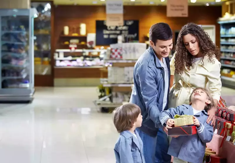 Family buying gifts in a Gatlinburg candy shop