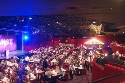 Patrons at a dinner show in the Smoky Mountains