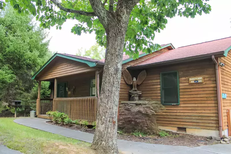 front of Eagles Nest cabin in Sevierville