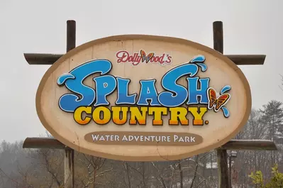 Dollywood's Splash Country sign