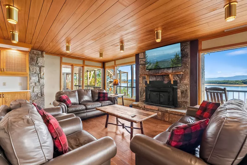Hatties Lake Retreat