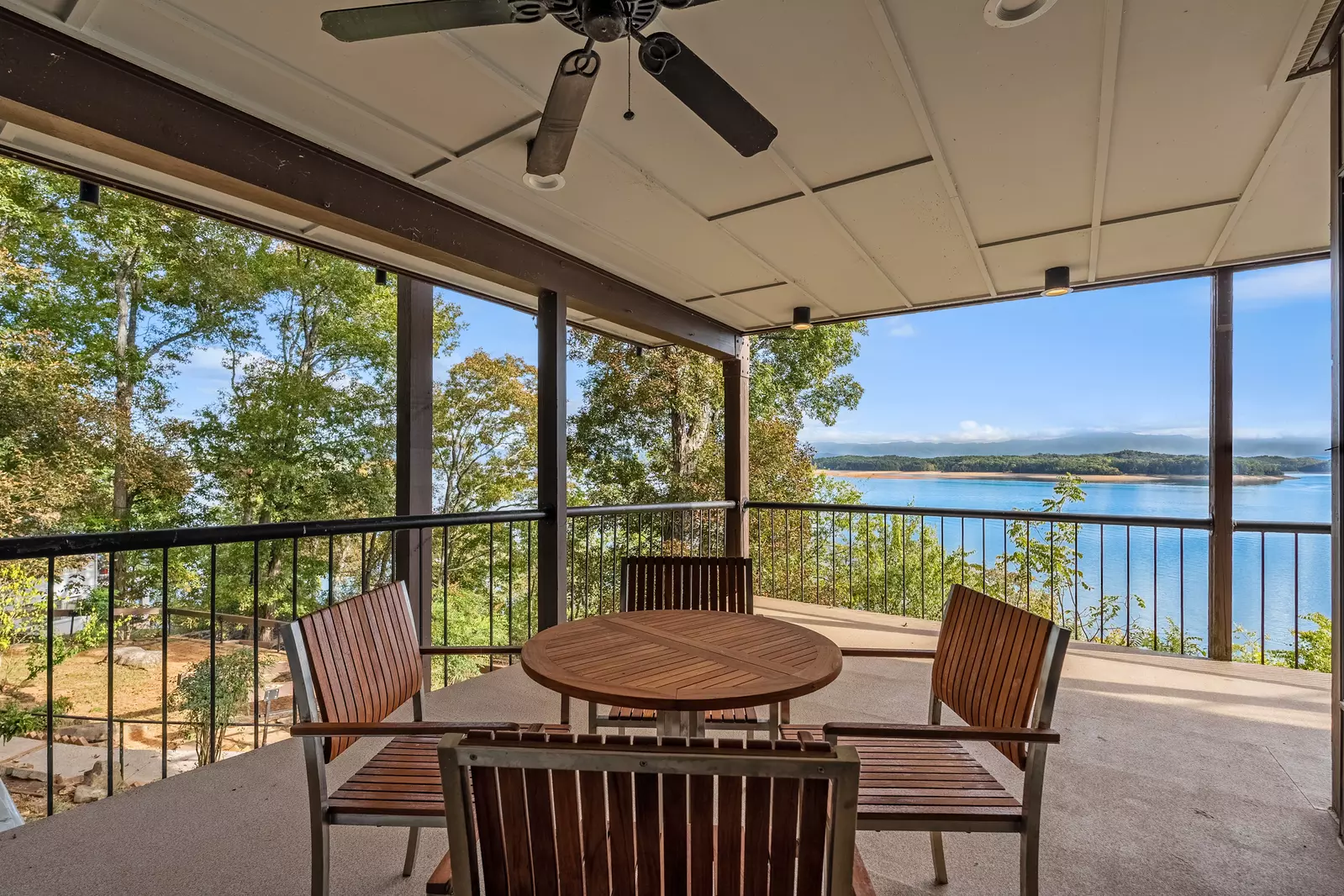 Hatties Lake Retreat