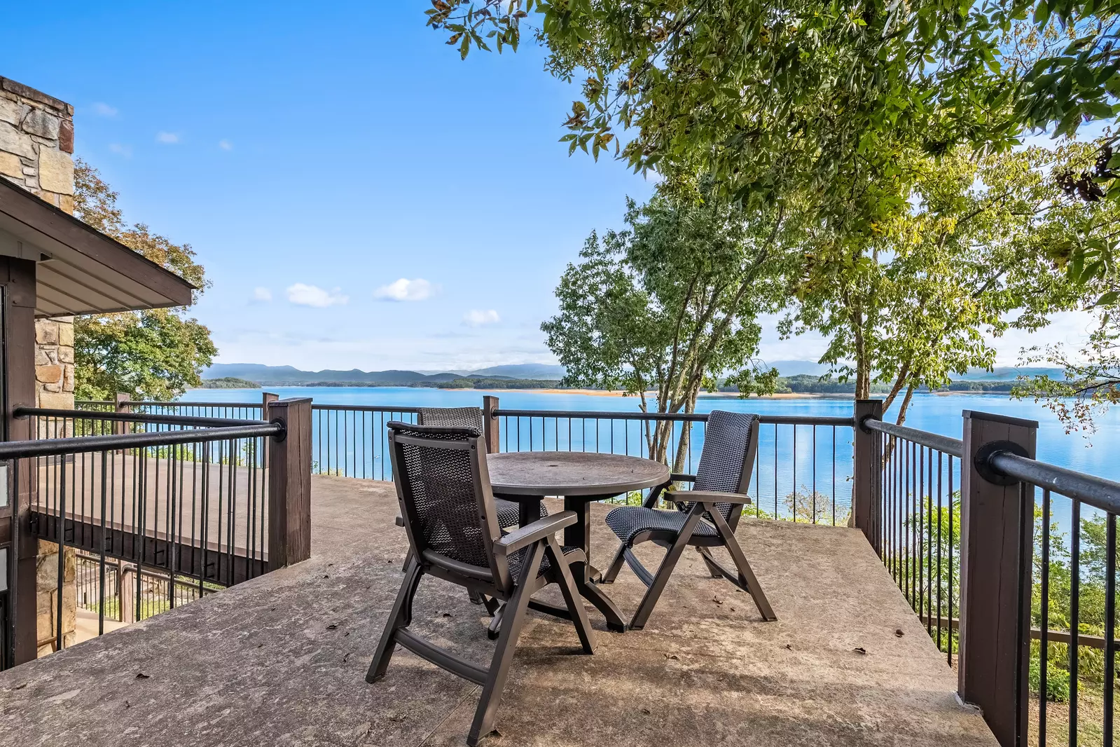 Hatties Lake Retreat
