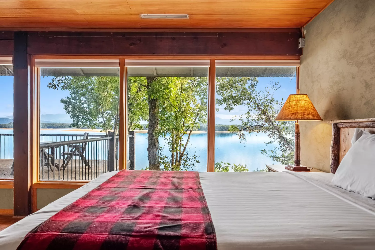 Hatties Lake Retreat