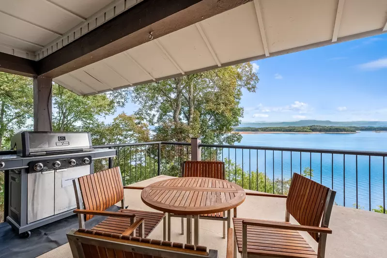 Hatties Lake Retreat