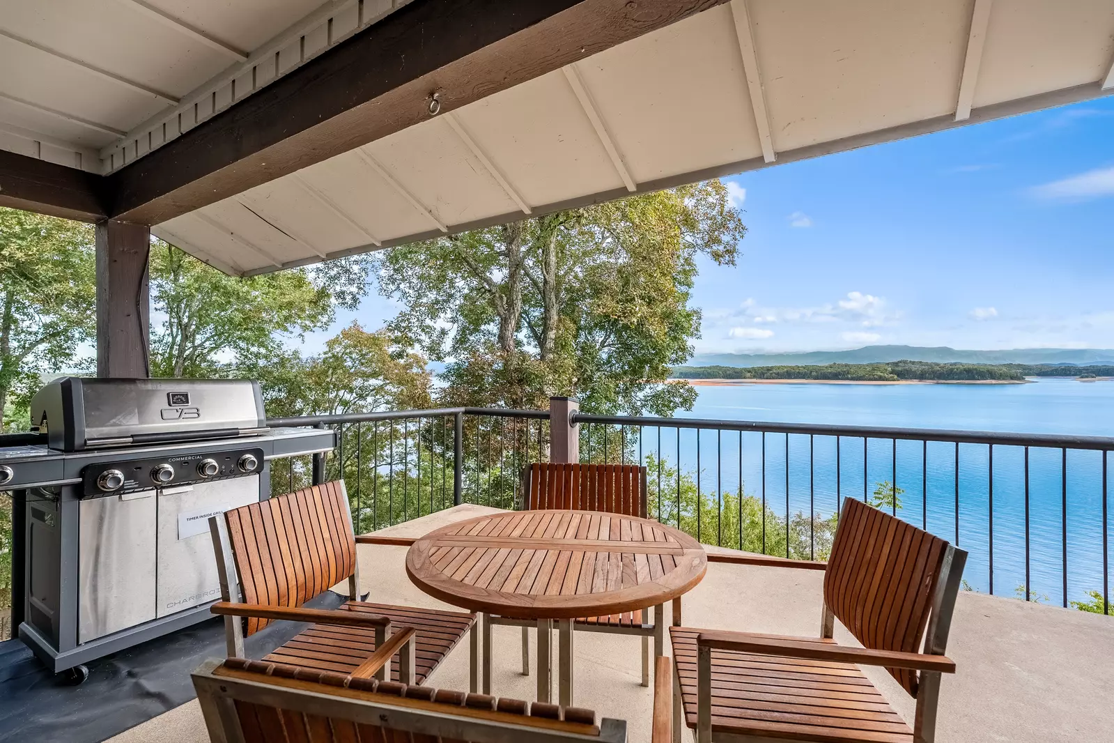 Hatties Lake Retreat