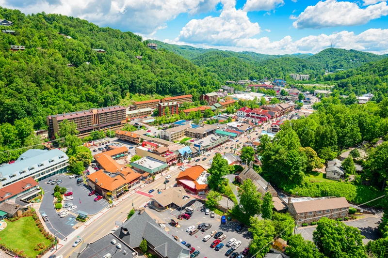 learn all about downtown Gatlinburg parking