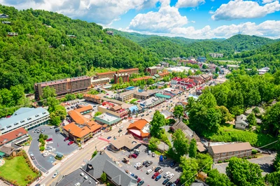 learn all about downtown Gatlinburg parking