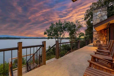 lake view at Hatties Lake Retreat