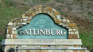 Gatlinburg Gateway to the Smoky Mountains sign
