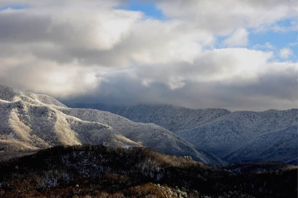 4 Reasons Mountain View Cabin Rentals in Gatlinburg TN are Great for a Winter Trip