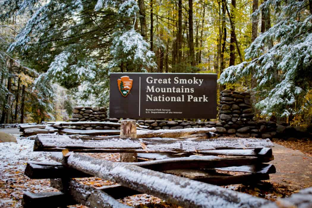 great smoky mountains national park sign snow