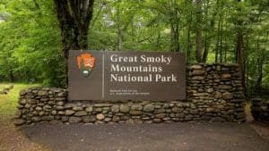 great smoky mountains national park entry sign