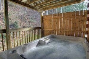 dogwood cabin hot tub