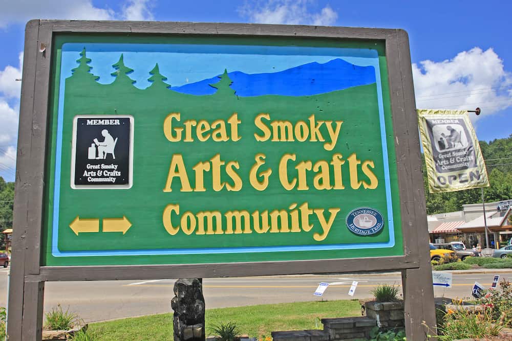 great smoky arts and crafts community sign in gatlinburg